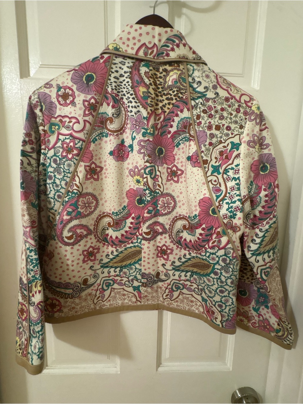 Harve Benard Cream Paisley Floral Jacket with Pink Accents - Picture 4 of 8